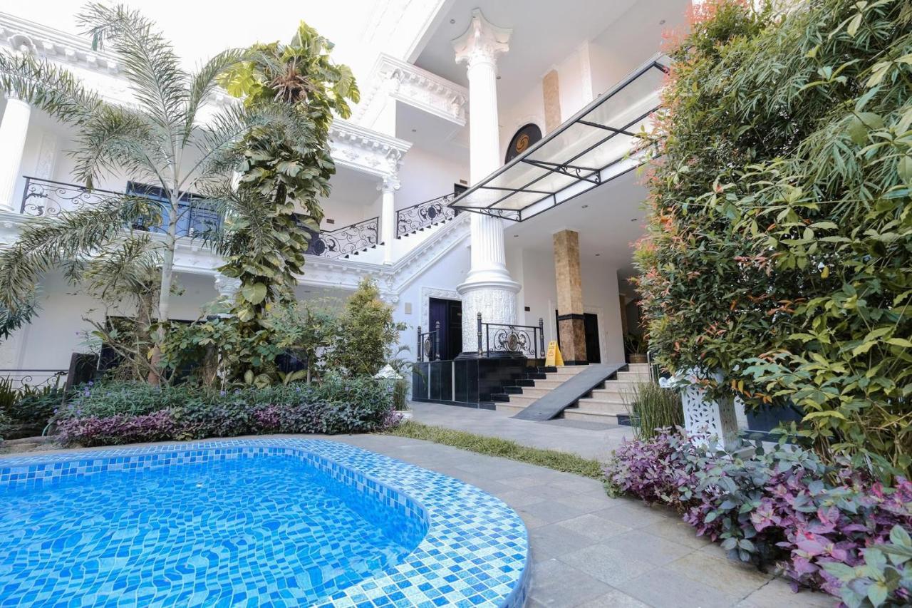 Hotel The Grand Palace 3*